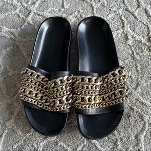 Kendall & Kylie Slides w/ gold chains
